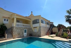 Villa with swimming pool for sale in Ostuni