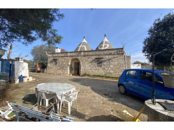 Traditional building, trulli complex, for sale - Ostuni