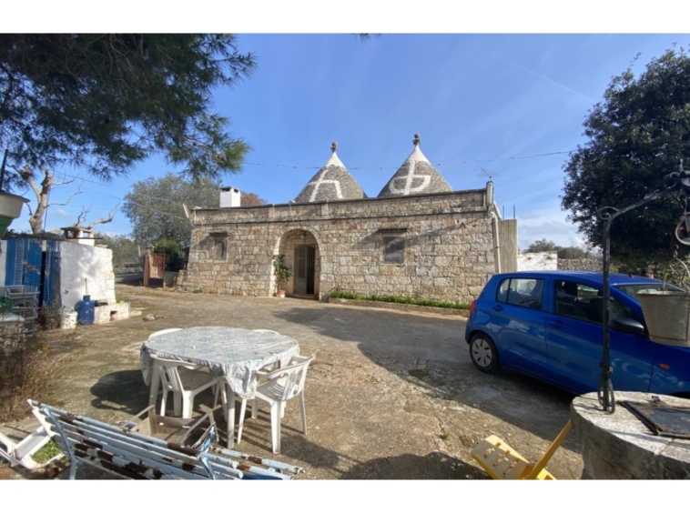 Traditional building, trulli complex, for sale - Ostuni