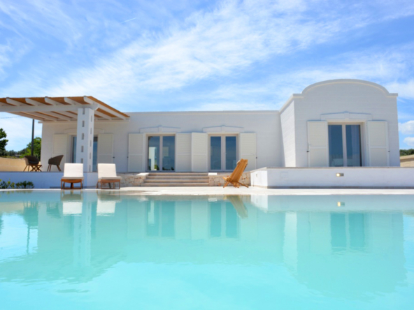 Villa for sale in Ostuni, stunning new villa with pool and countryside views