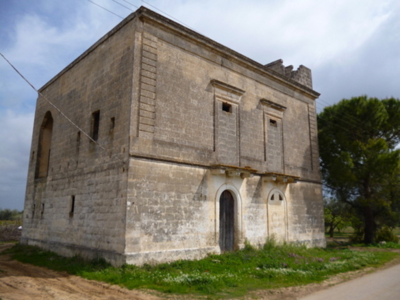 Traditional Masseria for Sale in Puglia – Countryside Property with Vineyard and Olive Trees